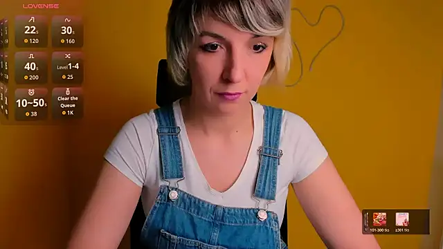 Lana Foxyy online show from 04-28-26, 06:02