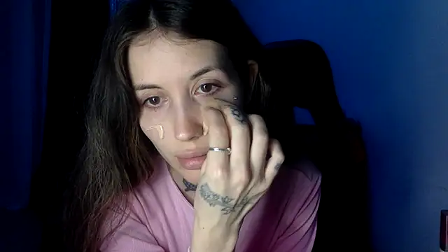 Snapshot of saphirafox chatting on 03-09-26, 06:34 saphirafox online show from 03-09-26, 06:34