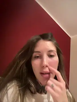 Snapshot of saphirafox chatting on 03-15-26, 06:25 saphirafox online show from 03-15-26, 06:25