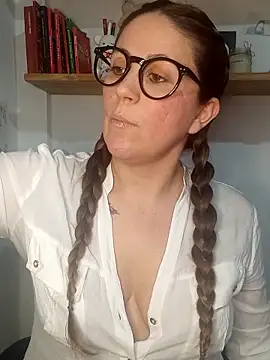 SofiEsteves online show from 06-18-26, 05:28