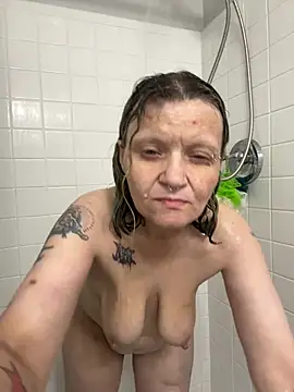 lindzybella online show from 04-15-26, 07:48