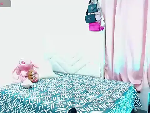 Snapshot of titania1502 chatting on 12-19-25, 05:31 titania1502 online show from 12-19-25, 05:31