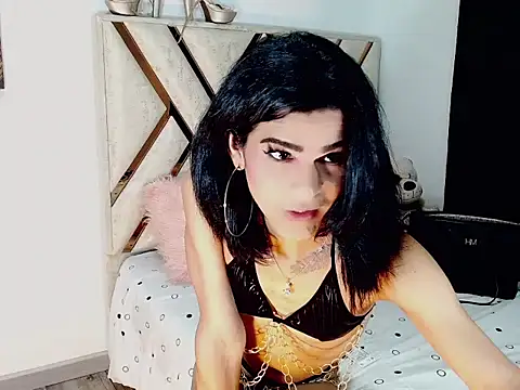 Snapshot of titania1502 chatting on 12-23-25, 04:54 titania1502 online show from 12-23-25, 04:54