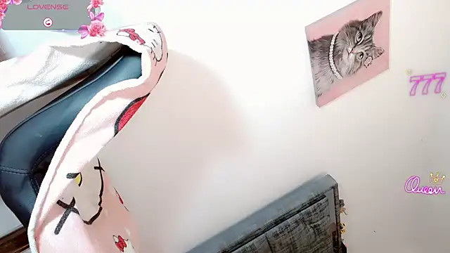 Snapshot of titania1502 chatting on 03-08-26, 02:04 titania1502 online show from 03-08-26, 02:04