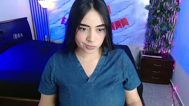 Snapshot of latin_mommy_ chatting on 02-21-26, 02:07 latin mommy online show from 02-21-26, 02:07