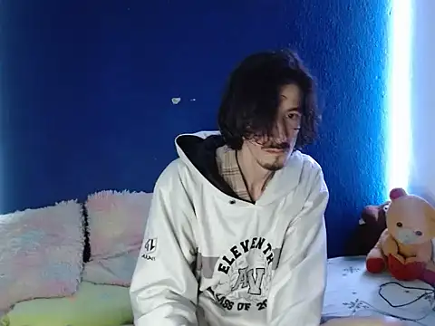 Snapshot of sk8-boy chatting on 01-05-26, 10:57 sk8-boy online show from 01-05-26, 10:57