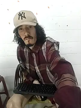 Snapshot of sk8-boy chatting on 03-05-26, 04:47 sk8-boy online show from 03-05-26, 04:47