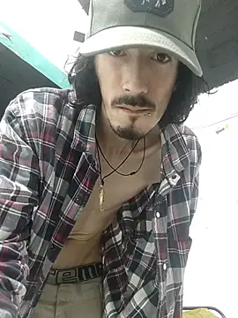 Snapshot of sk8-boy chatting on 05-04-26, 04:03 sk8-boy online show from 05-04-26, 04:03