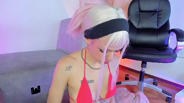 Amelie Wine online show from 04-18-26, 08:42