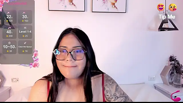 Snapshot of Briana_Goldd chatting on 02-01-26, 02:10 Briana Goldd online show from 02-01-26, 02:10