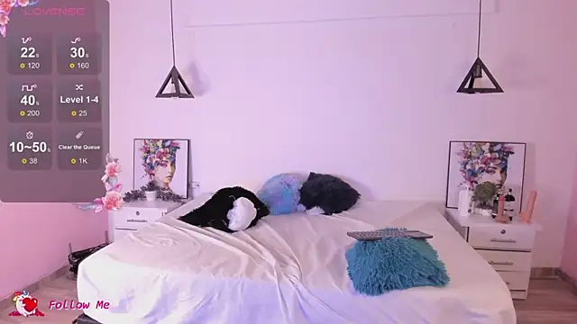 Snapshot of Briana_Goldd chatting on 03-11-26, 03:23 Briana Goldd online show from 03-11-26, 03:23