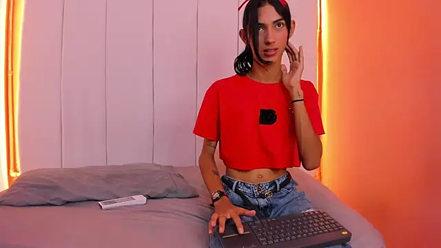 Snapshot of Sunny_OS chatting on 01-13-26, 08:03 Sunny OS online show from 01-13-26, 08:03