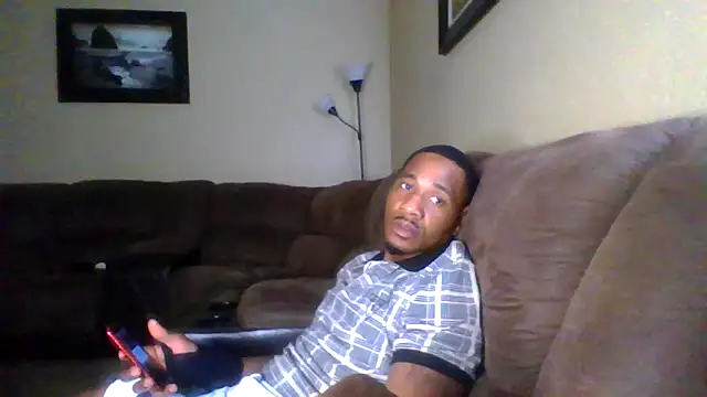 Snapshot of KingDes55 chatting on 05-05-26, 11:02 KingDes55 online show from 05-05-26, 11:02
