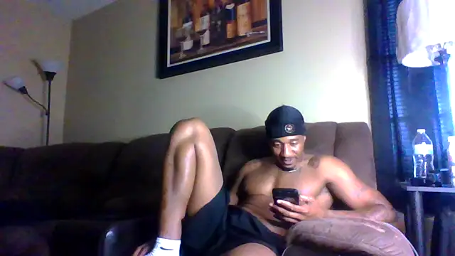 Snapshot of KingDes55 chatting on 05-08-26, 12:27 KingDes55 online show from 05-08-26, 12:27