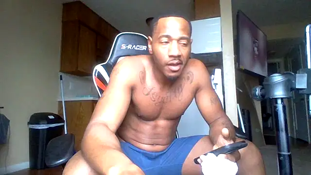 Snapshot of KingDes55 chatting on 06-06-26, 02:44 KingDes55 online show from 06-06-26, 02:44