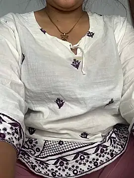 missmisha01 online show from 01-10-26, 04:36