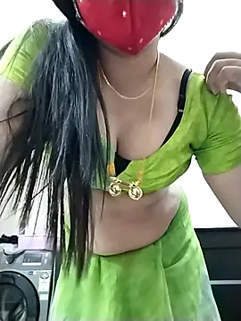 Snapshot of tamilrojaodi chatting on 01-18-26, 11:30 tamilrojaodi online show from 01-18-26, 11:30