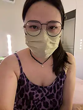 Snapshot of lele-520 chatting on 02-08-26, 04:10 lele-520 online show from 02-08-26, 04:10