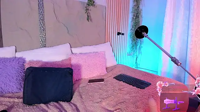 isabellagiirl online show from 07-21-26, 08:33