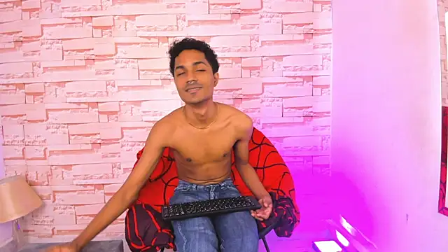 Snapshot of tiffanyy_777 chatting on 01-10-26, 01:13 tiffanyy 777 online show from 01-10-26, 01:13