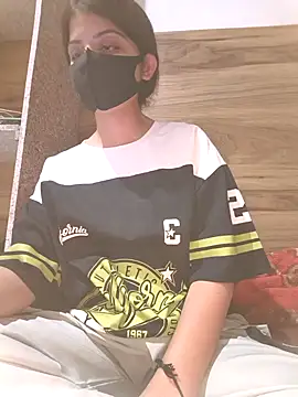 Snapshot of kinsu4763 chatting on 03-24-26, 04:12 kinsu4763 online show from 03-24-26, 04:12