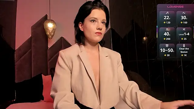 Snapshot of RowenMoon chatting on 02-25-26, 09:46 RowenMoon online show from 02-25-26, 09:46