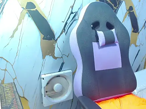 Boy tatto77 online show from 02-11-26, 06:02