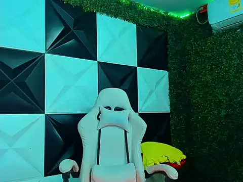 Boy tatto77 online show from 02-25-26, 05:44