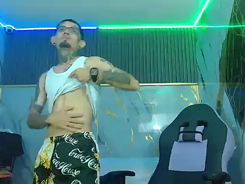 Boy tatto77 online show from 05-19-26, 01:56