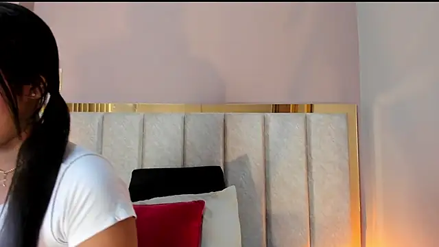 GahiaBelucci online show from 04-25-26, 06:05