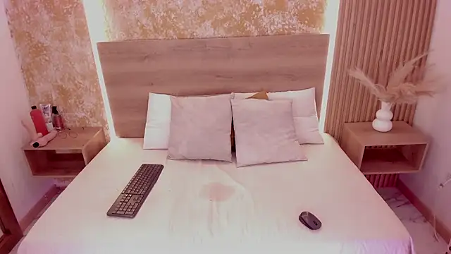 Snapshot of amber__ferrera chatting on 01-31-26, 07:45 amber ferrera online show from 01-31-26, 07:45