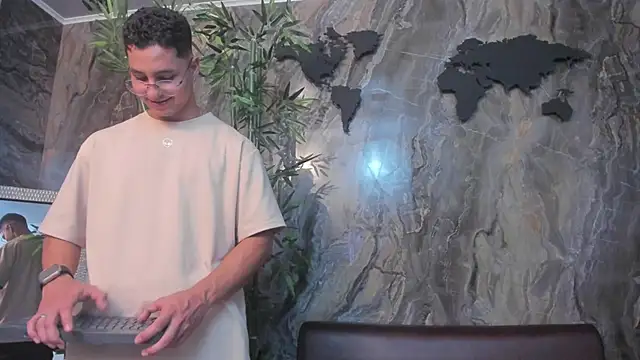 Snapshot of Noah_Clarkk chatting on 02-19-26, 11:34 Noah Clarkk online show from 02-19-26, 11:34