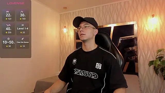 Snapshot of Noah_Clarkk chatting on 02-25-26, 05:44 Noah Clarkk online show from 02-25-26, 05:44