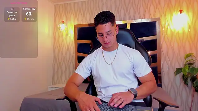 Snapshot of Noah_Clarkk chatting on 03-07-26, 05:43 Noah Clarkk online show from 03-07-26, 05:43