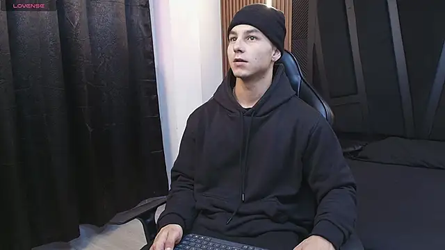 Snapshot of Noah_Clarkk chatting on 03-08-26, 01:26 Noah Clarkk online show from 03-08-26, 01:26