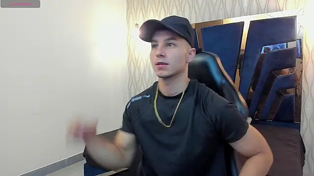 Noah Clarkk online show from 05-04-26, 05:20