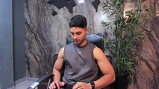 Noah Clarkk online show from 05-05-26, 03:31
