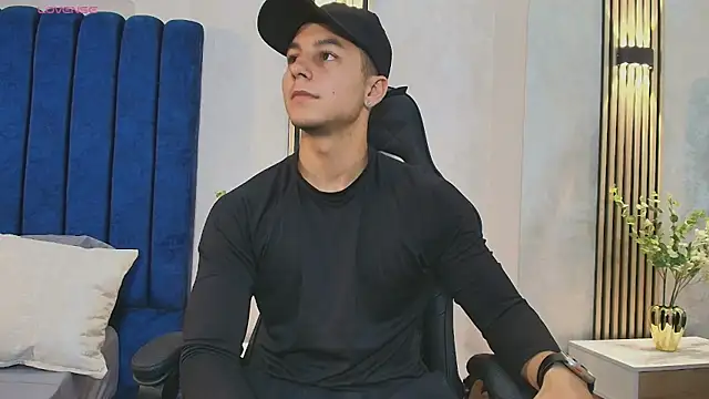 Noah Clarkk online show from 05-21-26, 05:42