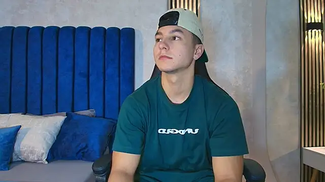 Noah Clarkk online show from 06-05-26, 05:40