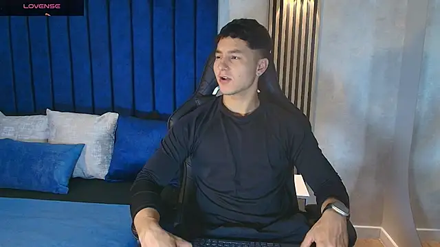 Noah Clarkk online show from 06-18-26, 05:39