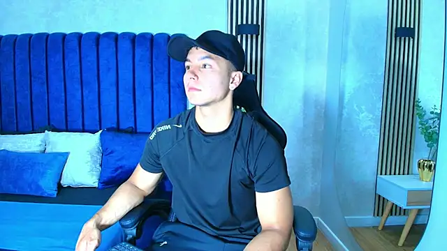 Noah Clarkk online show from 06-22-26, 05:32