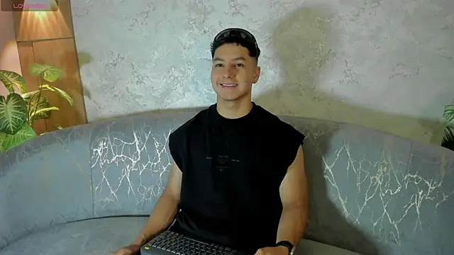 Noah Clarkk online show from 06-27-26, 04:01