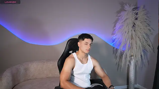 Noah Clarkk online show from 07-06-26, 05:37