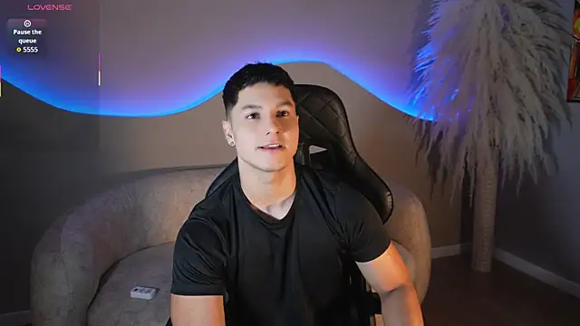 Noah Clarkk online show from 07-14-26, 05:40