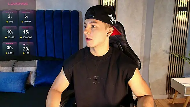 Noah Clarkk online show from 08-01-26, 05:34