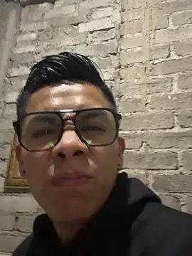 Snapshot of Marko-18 chatting on 12-19-25, 01:56 Marko-18 online show from 12-19-25, 01:56