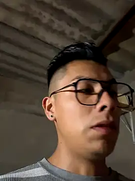 Snapshot of Marko-18 chatting on 12-23-25, 01:03 Marko-18 online show from 12-23-25, 01:03