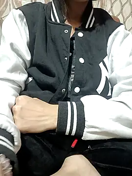 Snapshot of Eva_890 chatting on 12-19-25, 04:14 Eva 890 online show from 12-19-25, 04:14