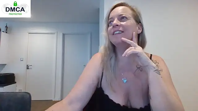 Snapshot of Miss-Chupagirly chatting on 07-16-26, 08:20 Miss-Chupagirly online show from 07-16-26, 08:20