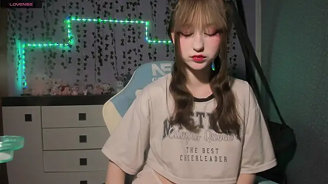 Yoonhee ki online show from 07-04-26, 09:32
